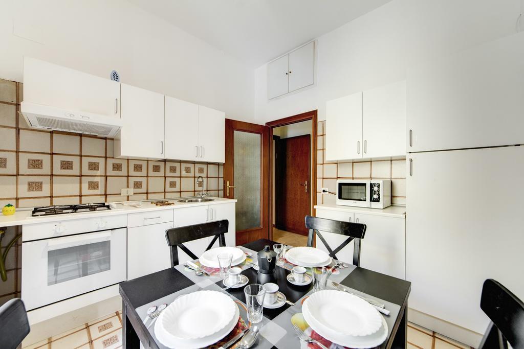 Apartment Colosseo Рим Стая снимка