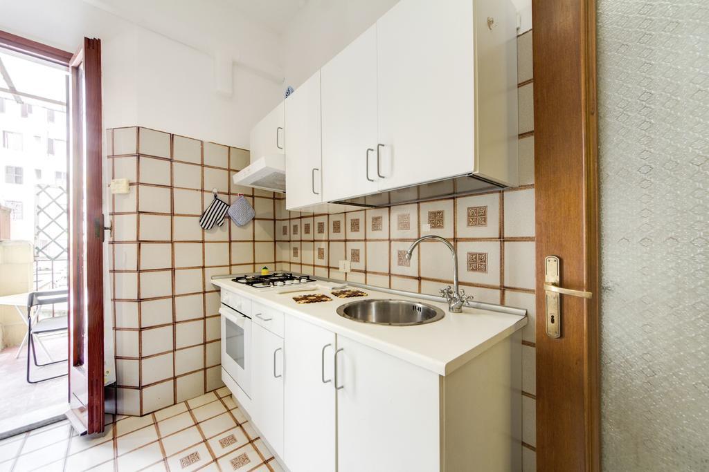 Apartment Colosseo Рим Стая снимка