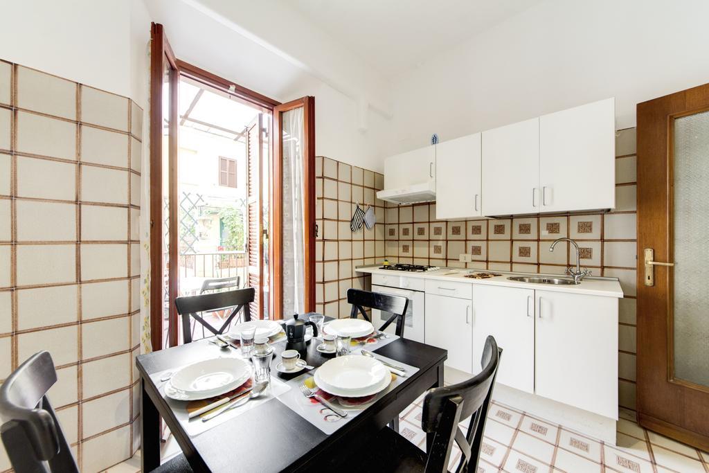 Apartment Colosseo Рим Стая снимка